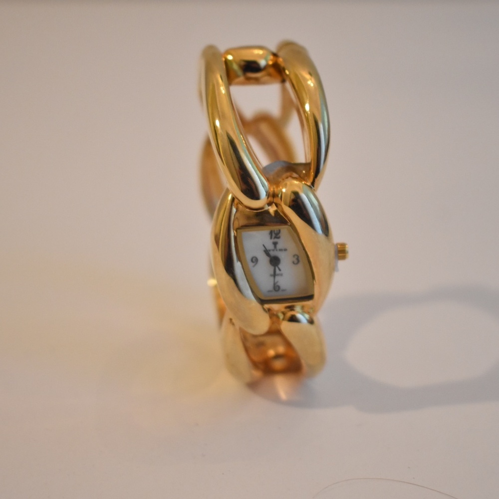 Bracelet with Built- In Clock